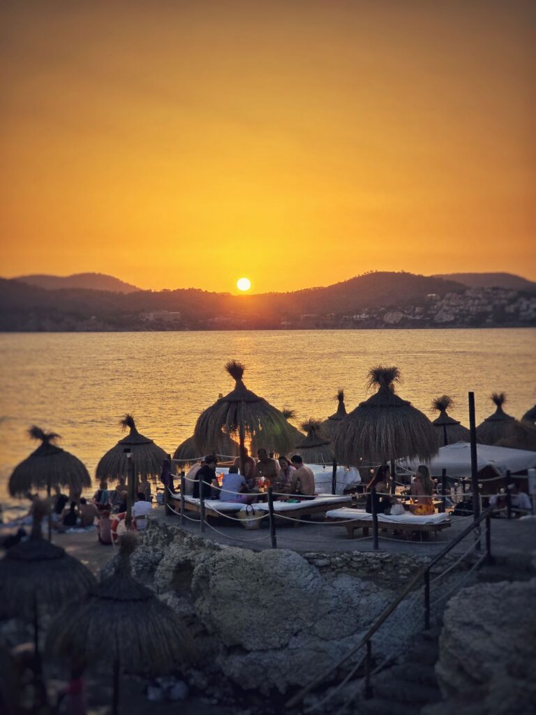 Sunset Point 🌅 Platja Cala Blanca 🏝️